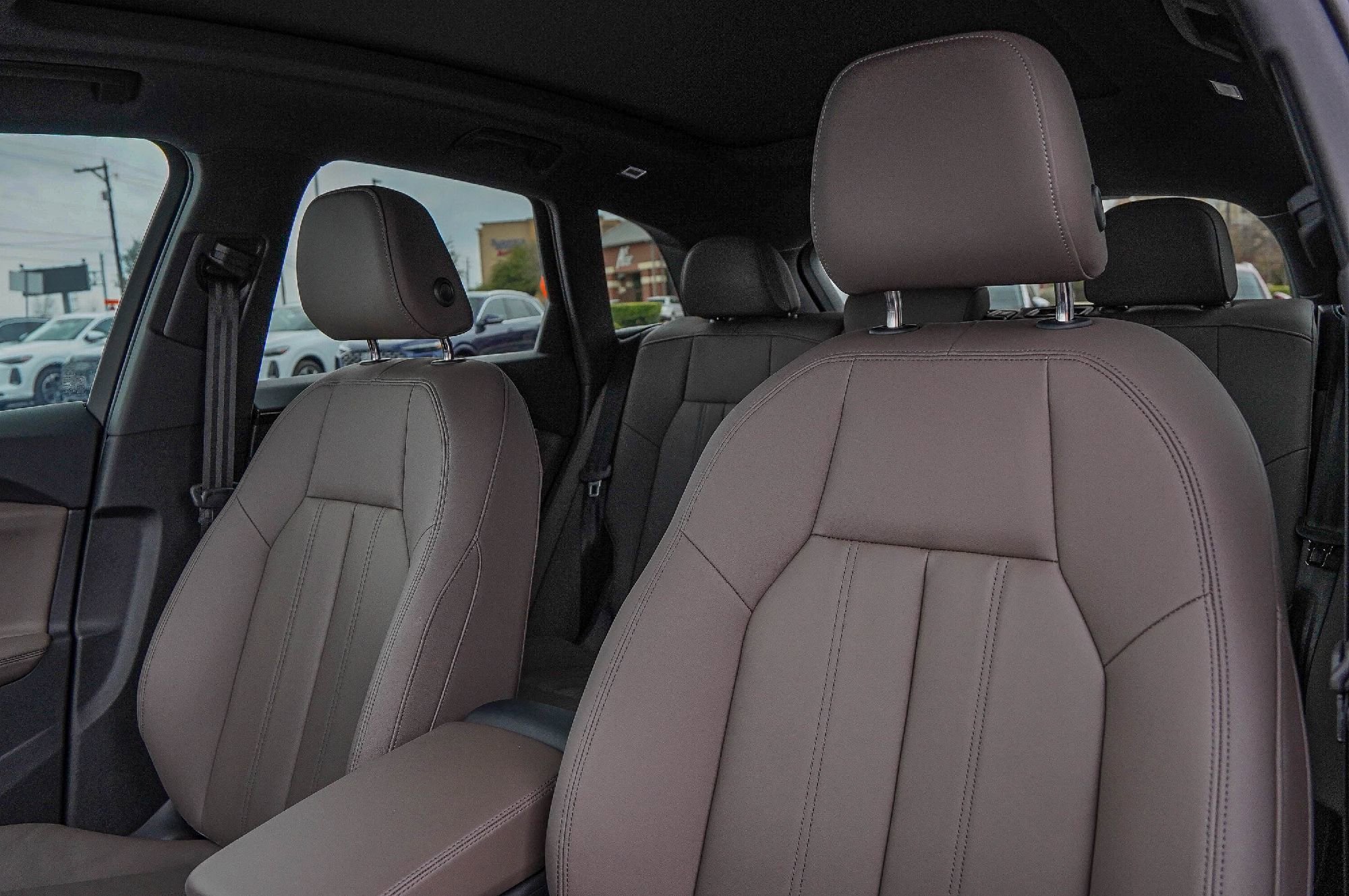 Certified 2025 Audi Q5 Premium w/ Convenience Package image 9