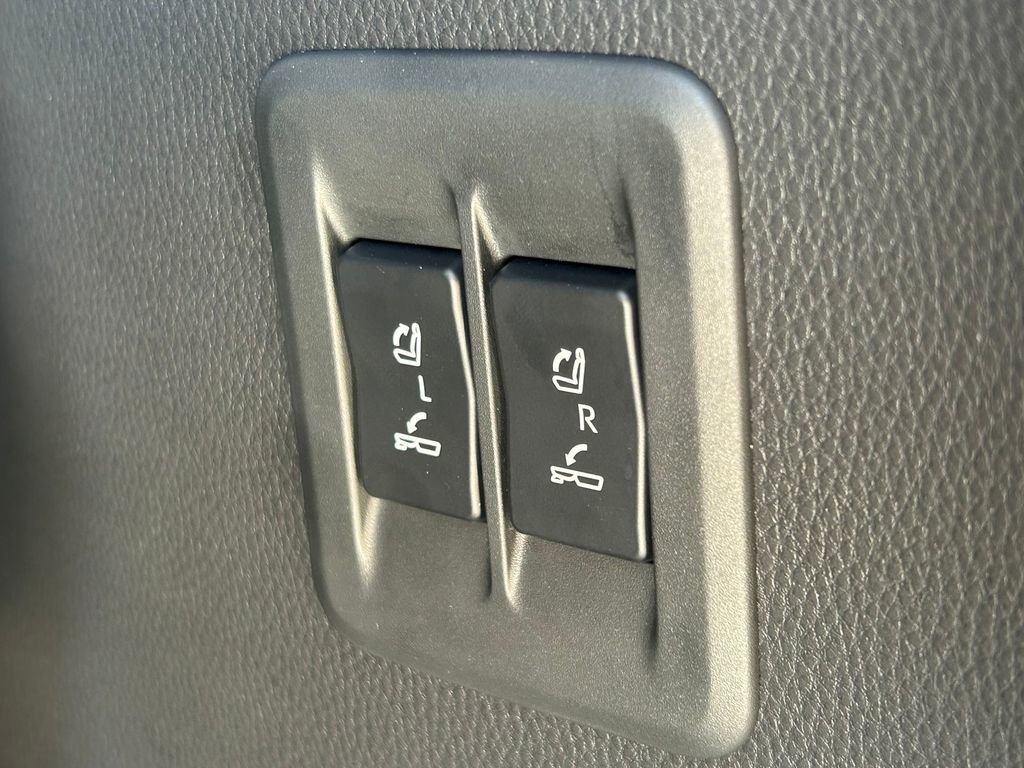 Used 2025 Lexus GX 550 w/ Accessory Package (2T) AWD/4WD image 15