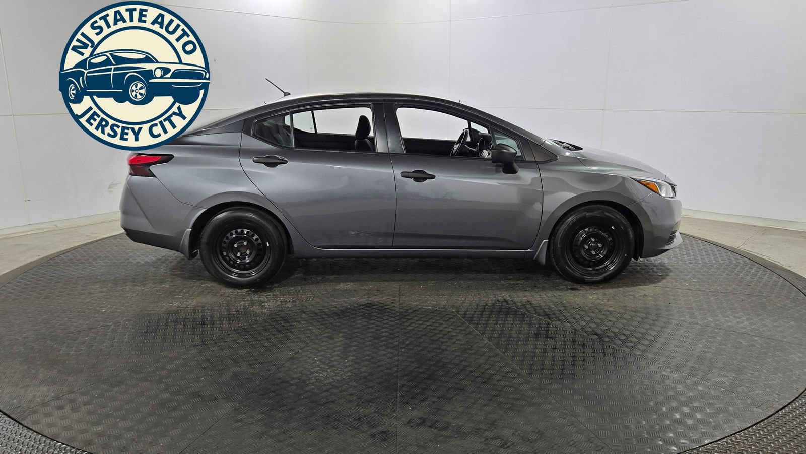 Used 2021 Nissan Versa S FWD image 8
