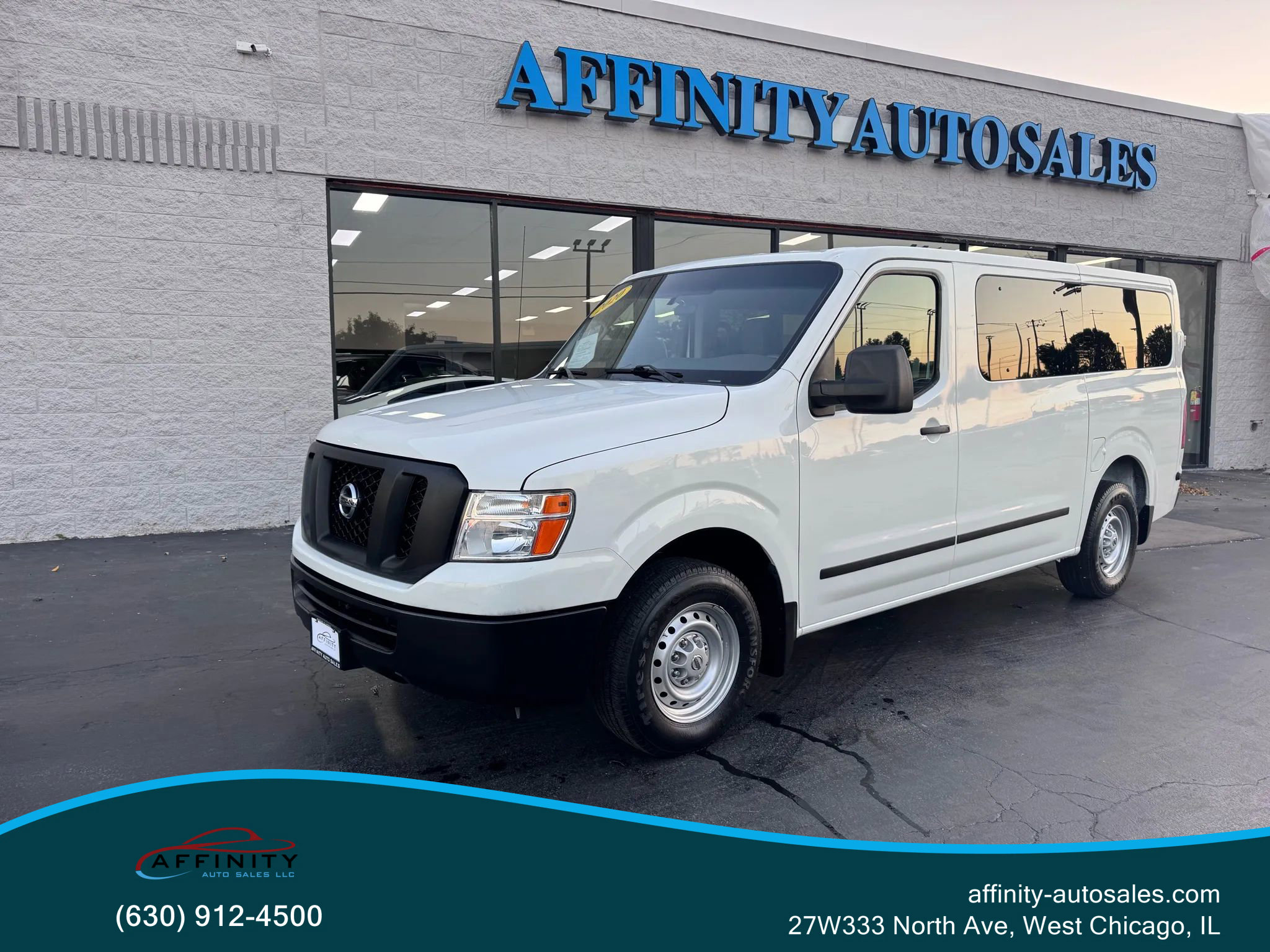 Used 2020 Nissan NV 3500 S image 1