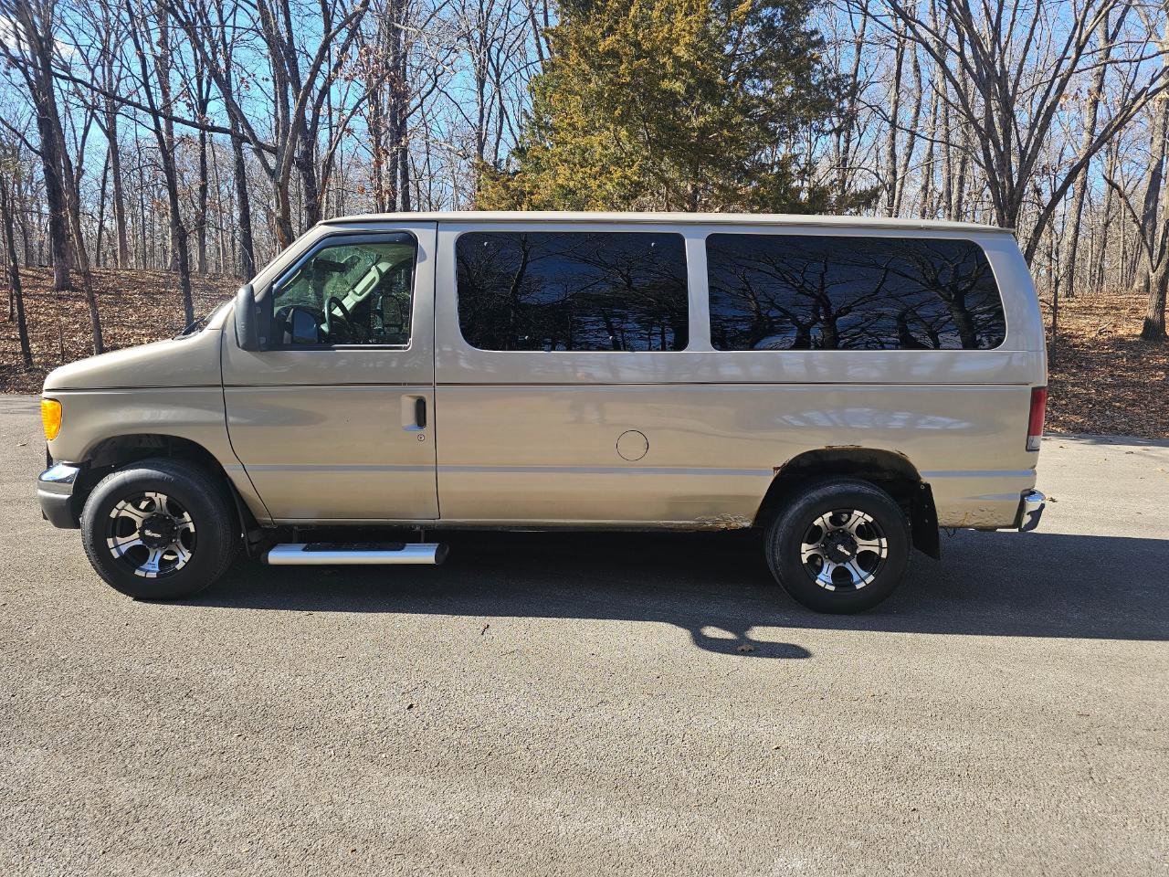 Used 2007 Ford E-350 and Econoline 350 XLT image 10