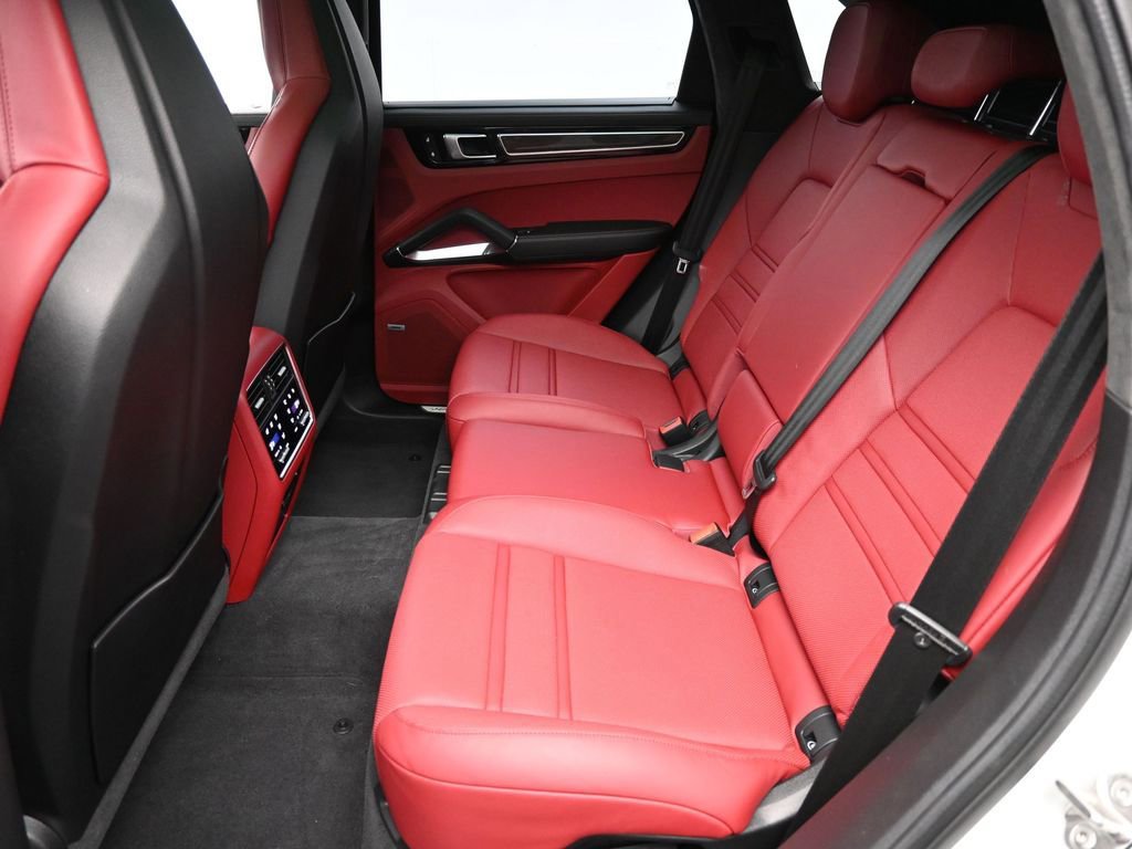 Certified 2022 Porsche Cayenne Turbo S image 10