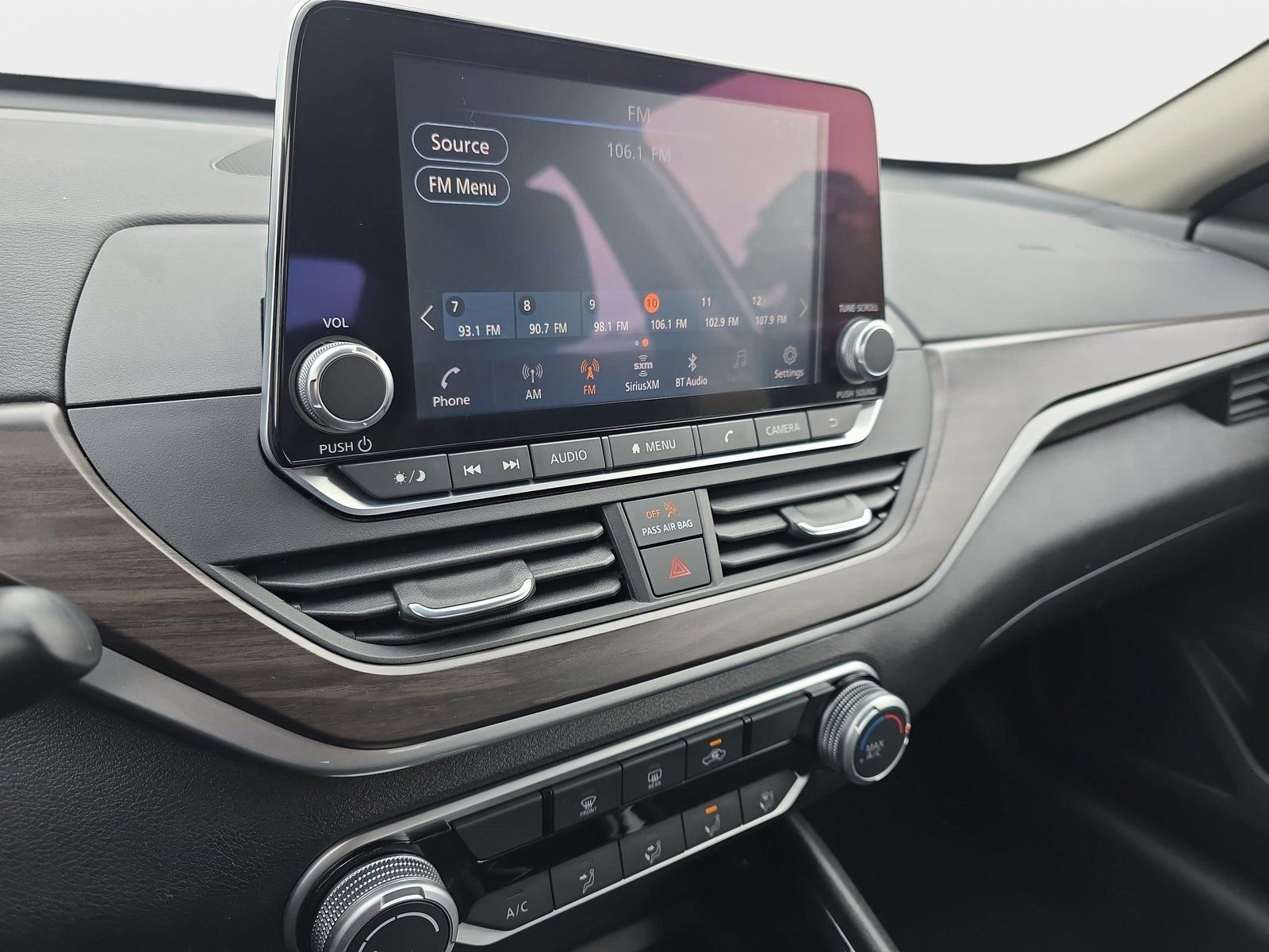 Used 2024 Nissan Altima 2.5 SV image 19