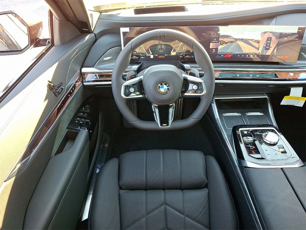New 2026 BMW 760i xDrive w/ Executive Package video 2