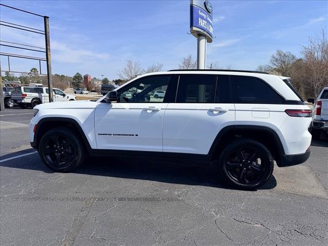 Used 2022 Jeep Grand Cherokee Altitude image 7