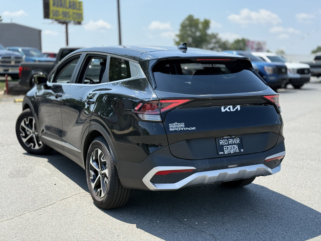 Used 2024 Kia Sportage EX FWD image 5