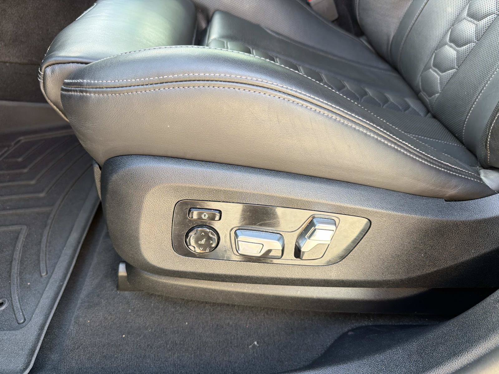 Used 2024 BMW X6 M Competition w/ Executive Package AWD/4WD image 10