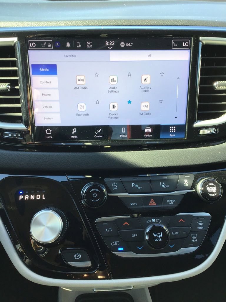 Used 2023 Chrysler Pacifica Touring-L image 11