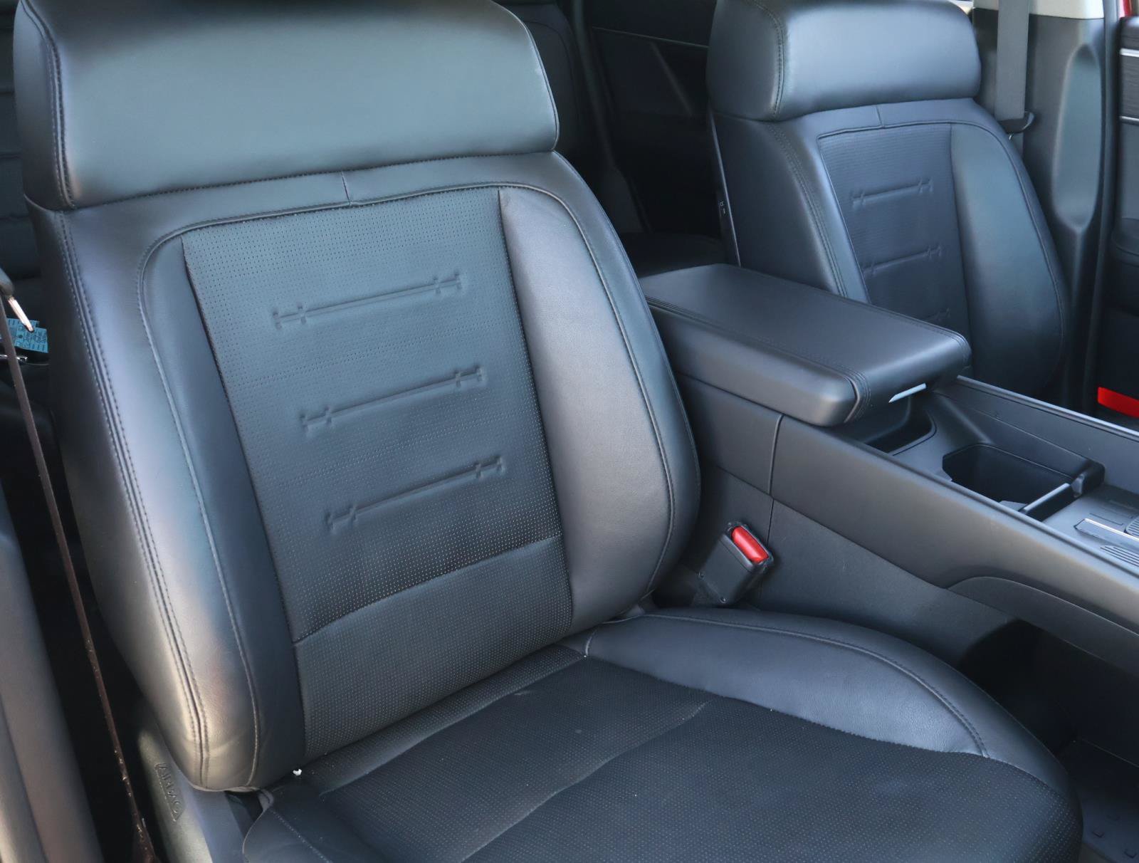Used 2025 Hyundai Santa Fe Limited FWD image 17