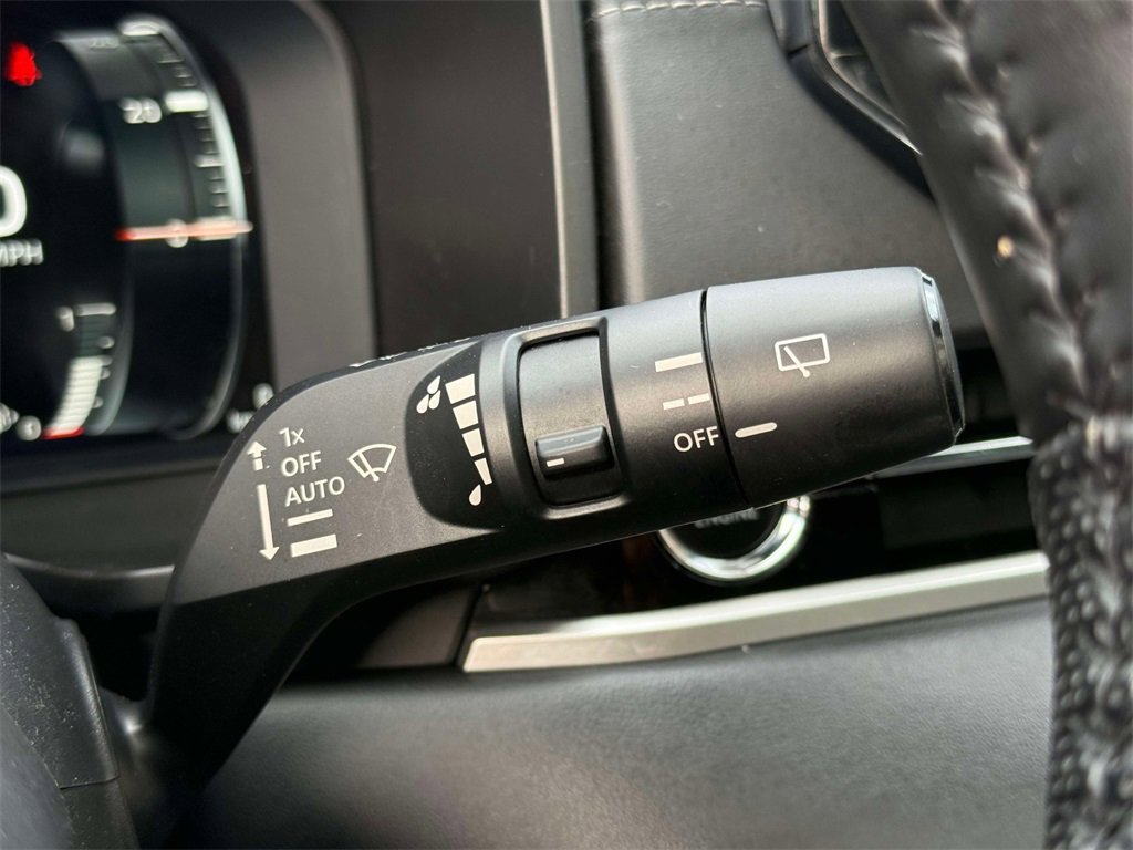 Used 2023 Mitsubishi Outlander AWD image 33