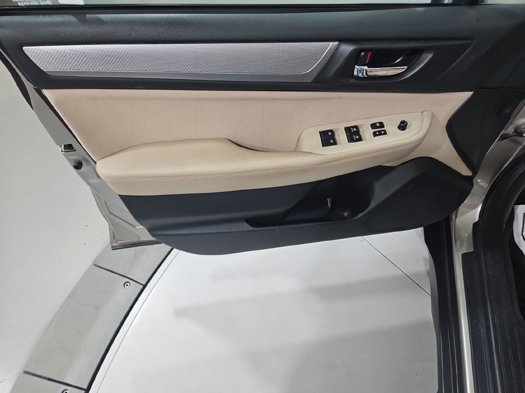 Used 2018 Subaru Outback 2.5i Premium w/ Popular Package #1 AWD/4WD image 11