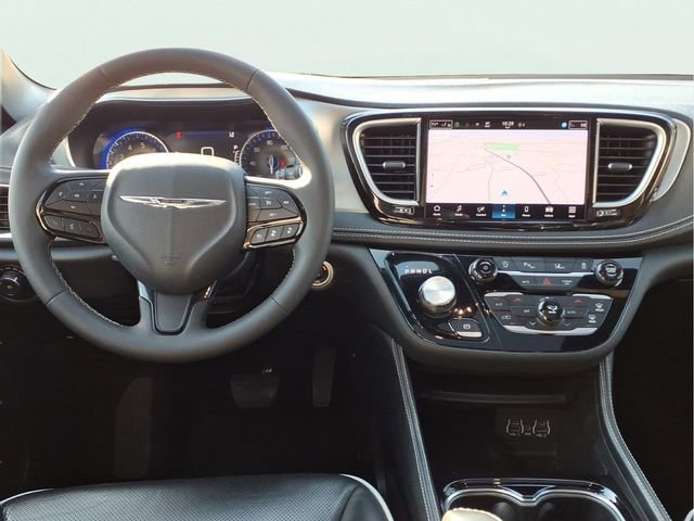 Used 2025 Chrysler Pacifica Limited FWD image 20