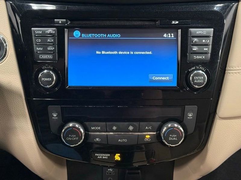 Used 2017 Nissan Rogue SL w/ SL Premium Package image 26