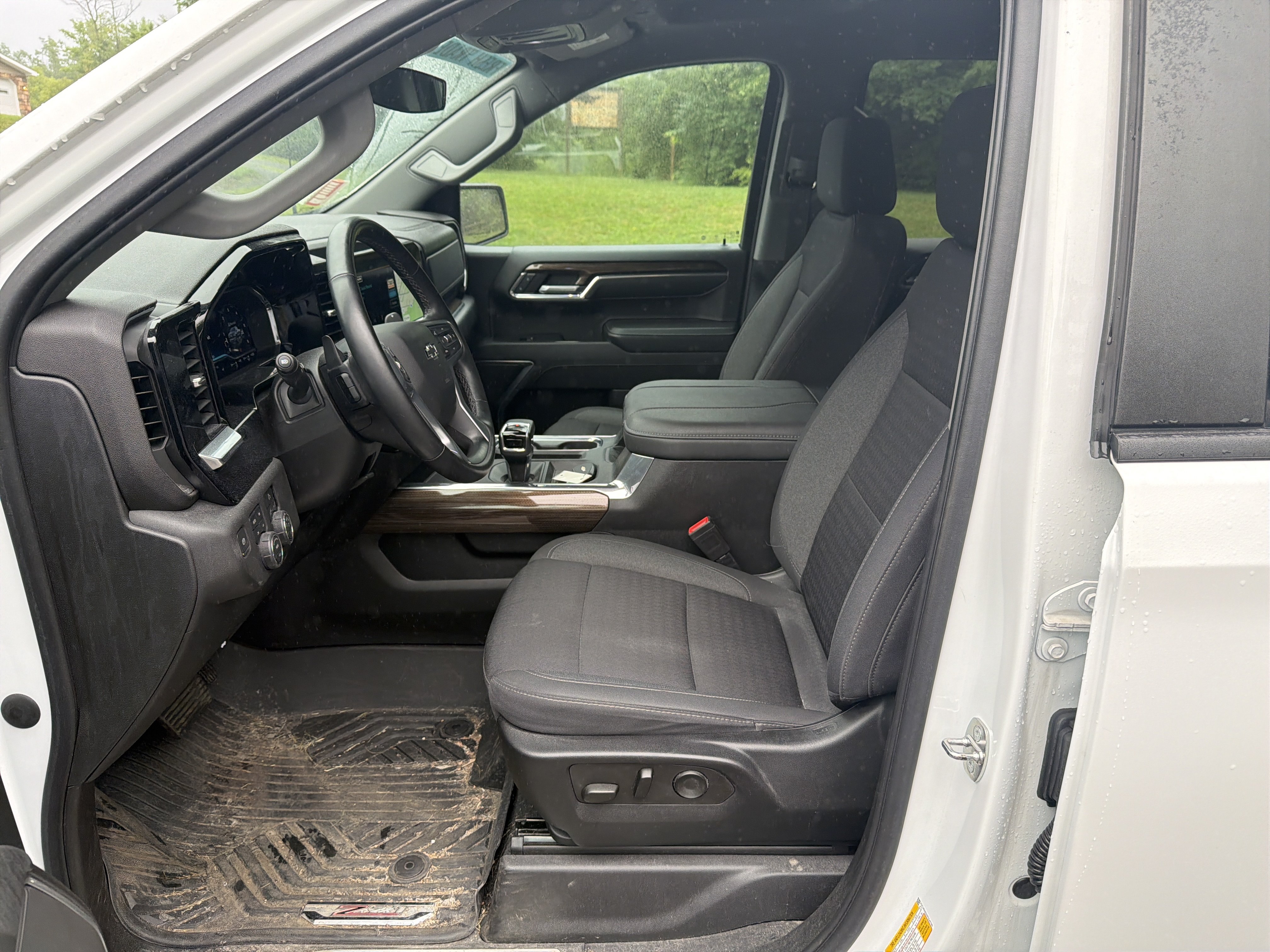 Used 2023 Chevrolet Silverado 1500 RST AWD/4WD image 12