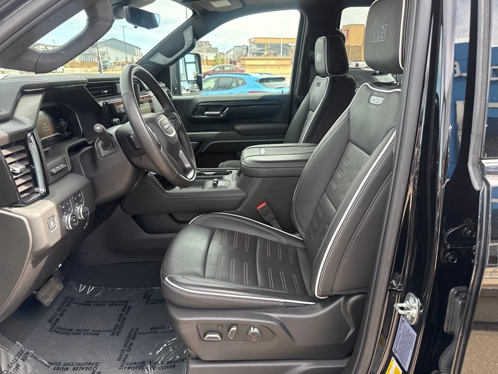 Used 2025 GMC Sierra 2500 AT4X w/ AT4X AEV Edition image 9