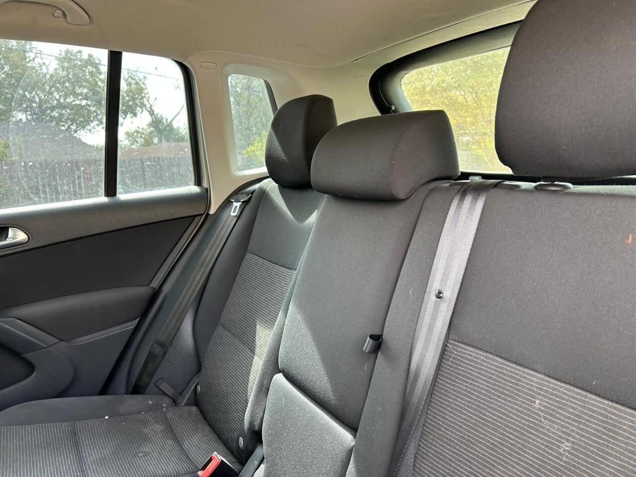 Used 2013 Volkswagen Tiguan S image 27