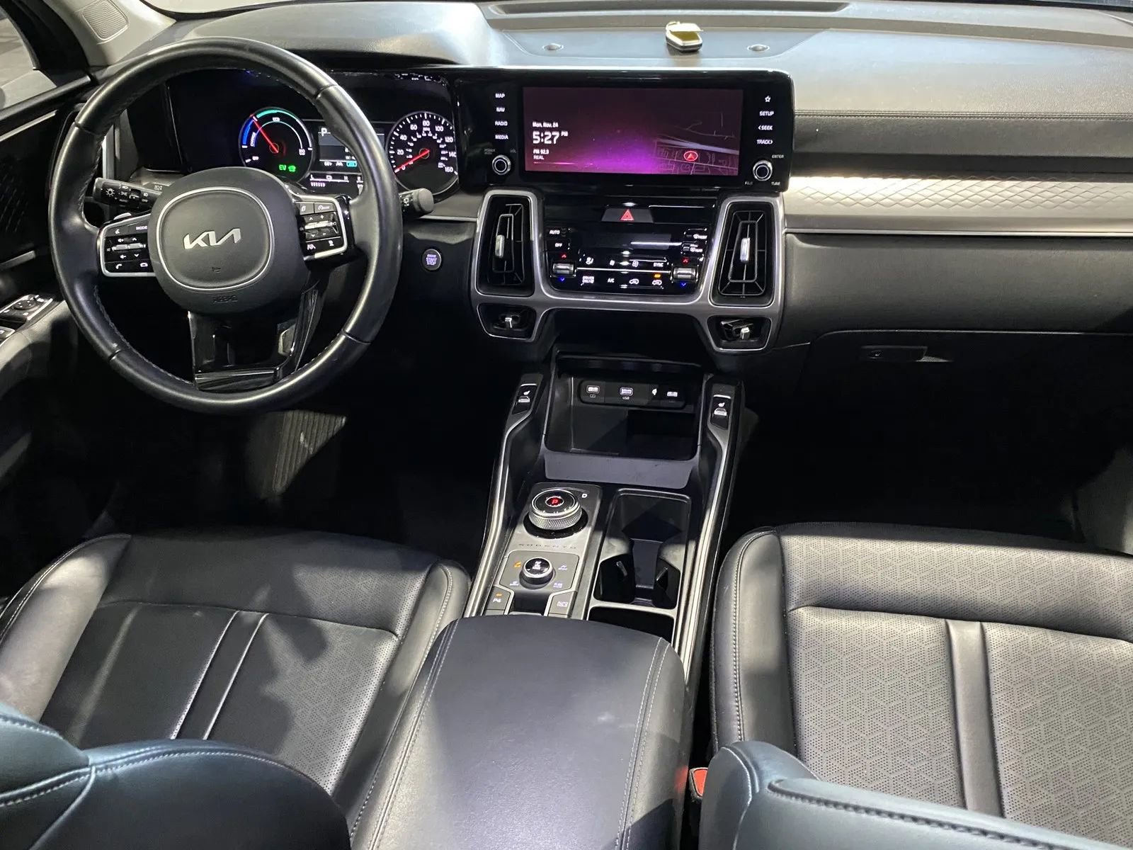Used 2024 Kia Sorento EX w/ Panoramic Sunroof Package image 5