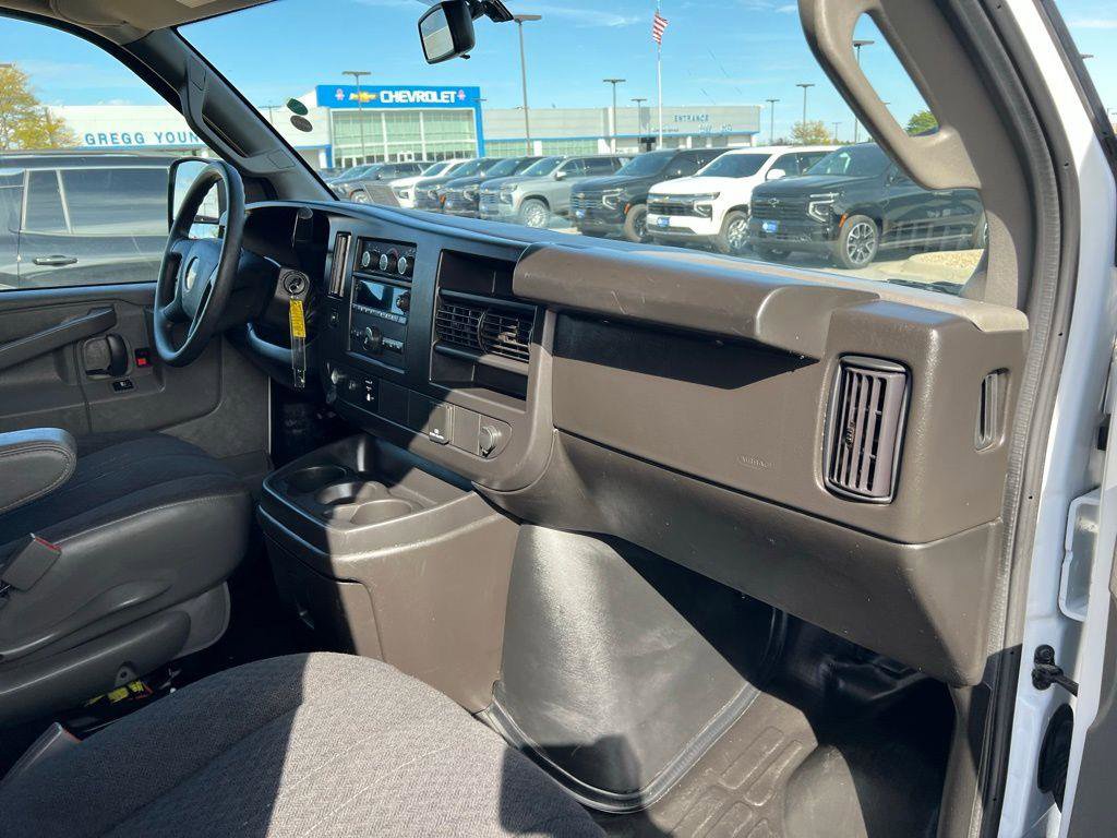 Used 2024 Chevrolet Express 2500 w/ Driver Convenience Package image 28