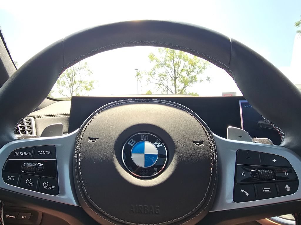 Used 2025 BMW X6 M60i w/ Dynamic Handling Package AWD/4WD image 28