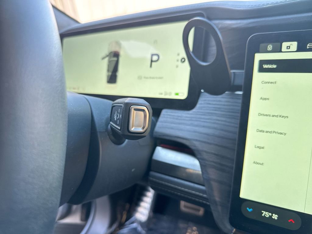 Used 2024 Rivian R1S Adventure image 22