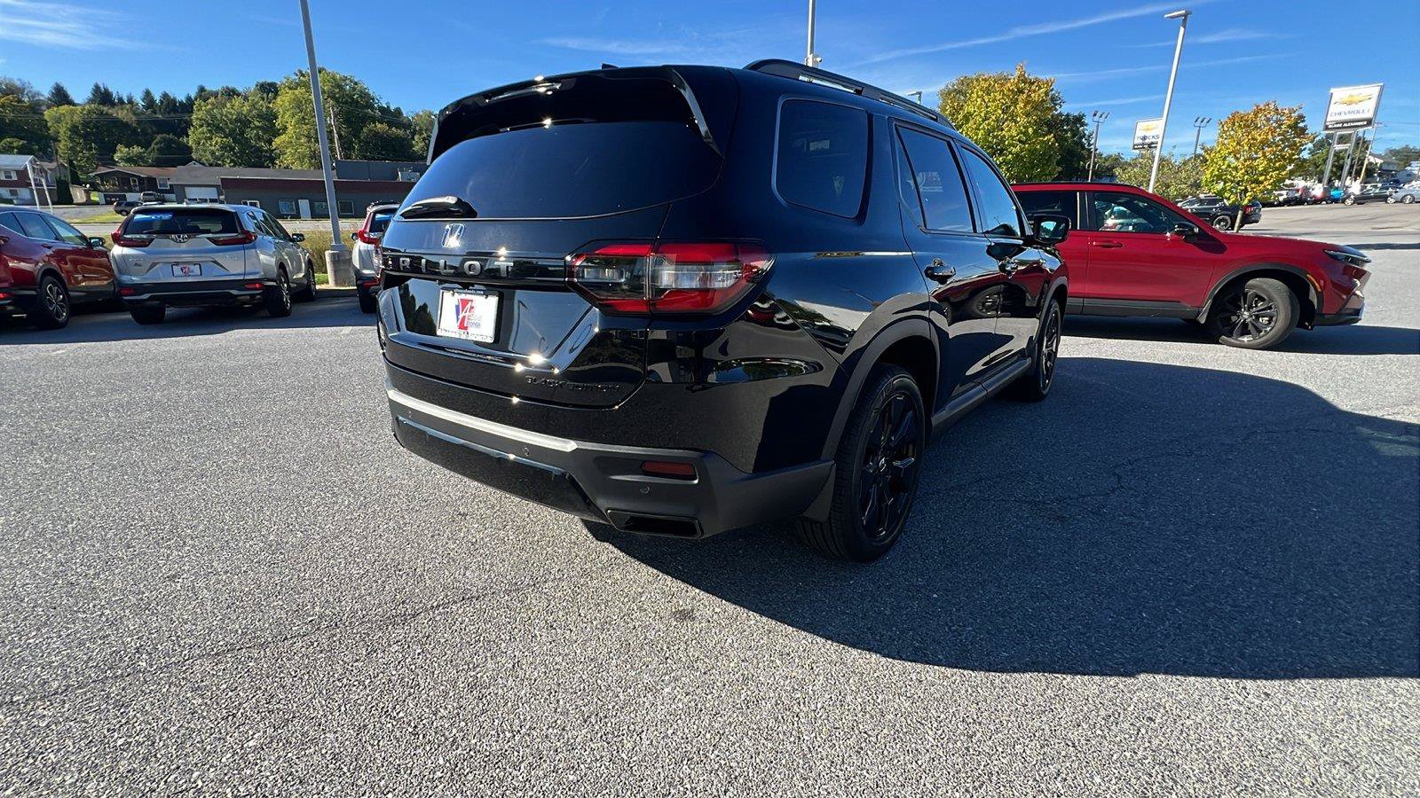 New 2026 Honda Pilot Black Edition image 4