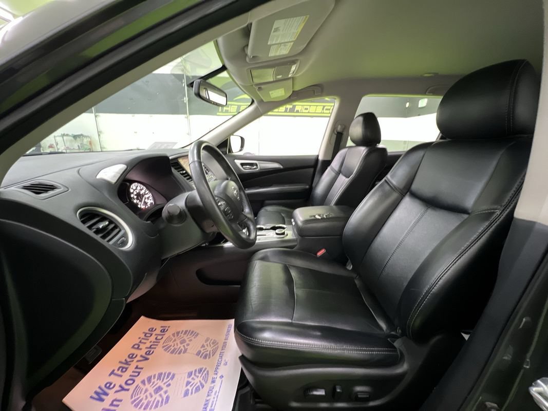 Used 2019 Nissan Pathfinder SL AWD/4WD image 17