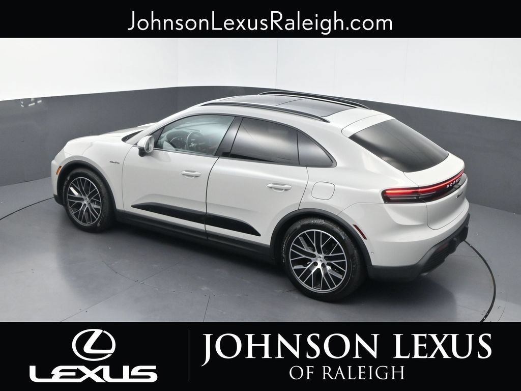 Used 2026 Porsche Macan 4 Electric AWD/4WD image 25