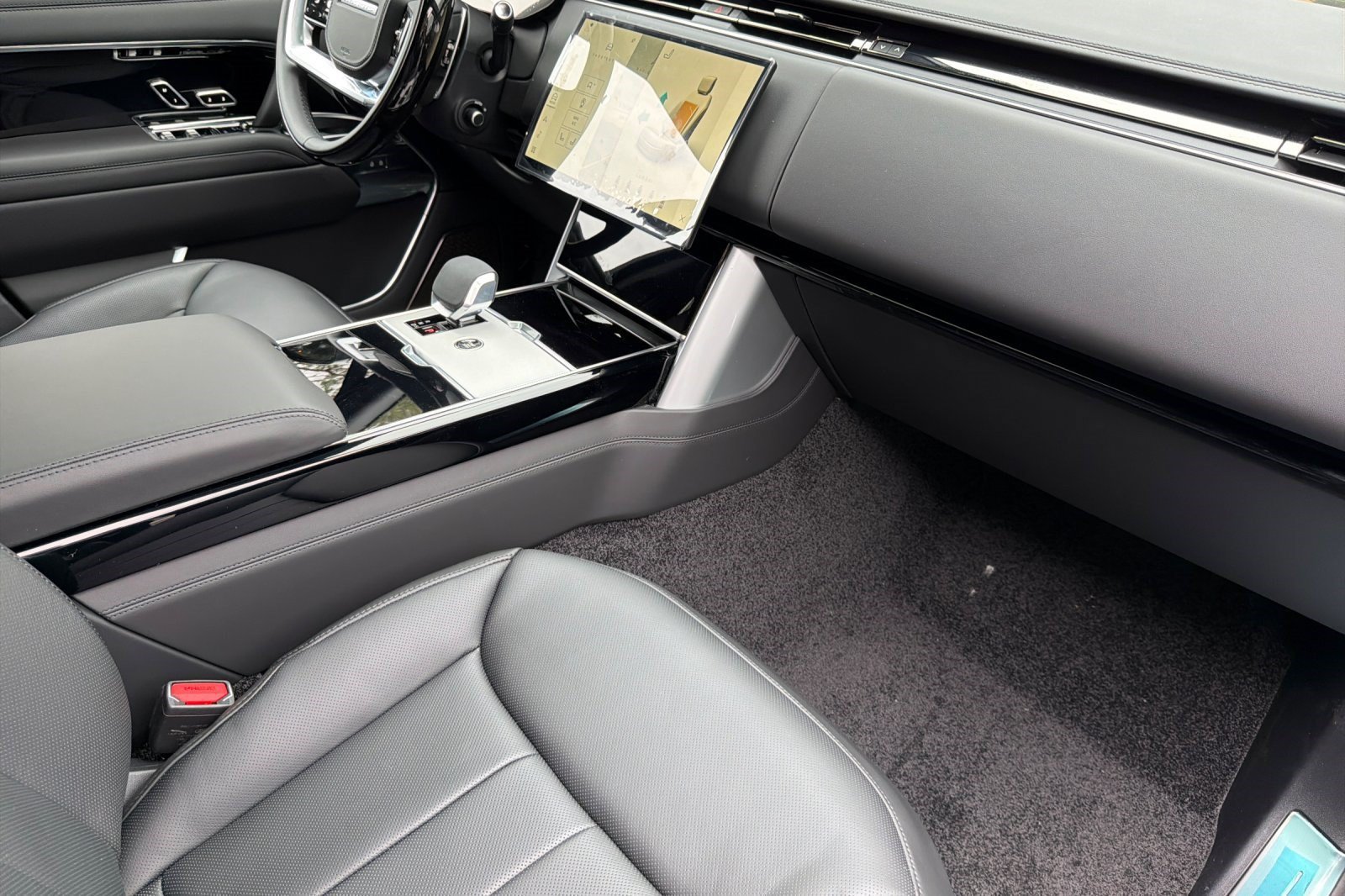 New 2026 Land Rover Range Rover Autobiography AWD/4WD image 28