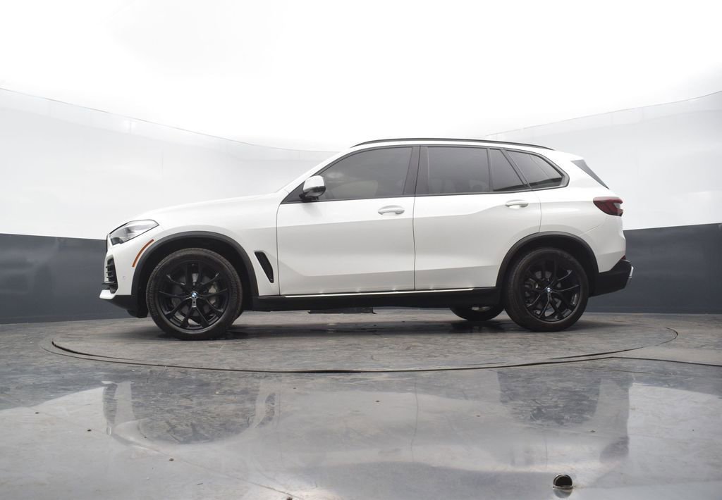 Used 2023 BMW X5 xDrive40i w/ Premium Package image 49
