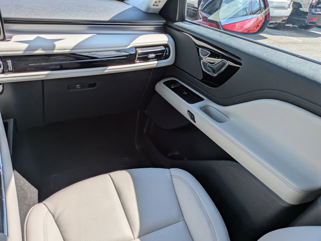 New 2026 Lincoln Aviator 2WD image 17