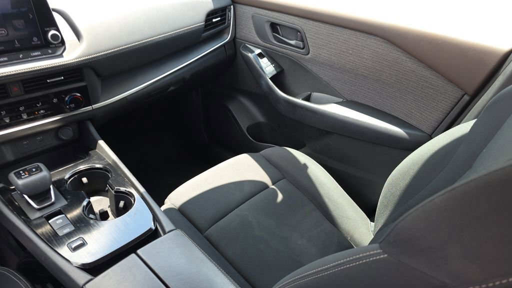 Used 2023 Nissan Rogue S FWD image 27