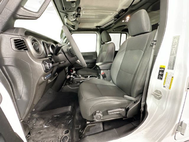 Used 2023 Jeep Wrangler Unlimited w/ Cold Weather Group AWD/4WD image 19