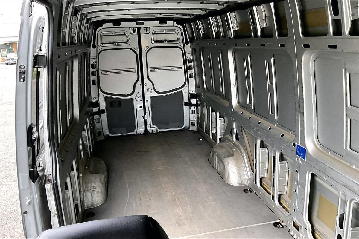 Used 2015 Mercedes-Benz Sprinter 2500 image 24