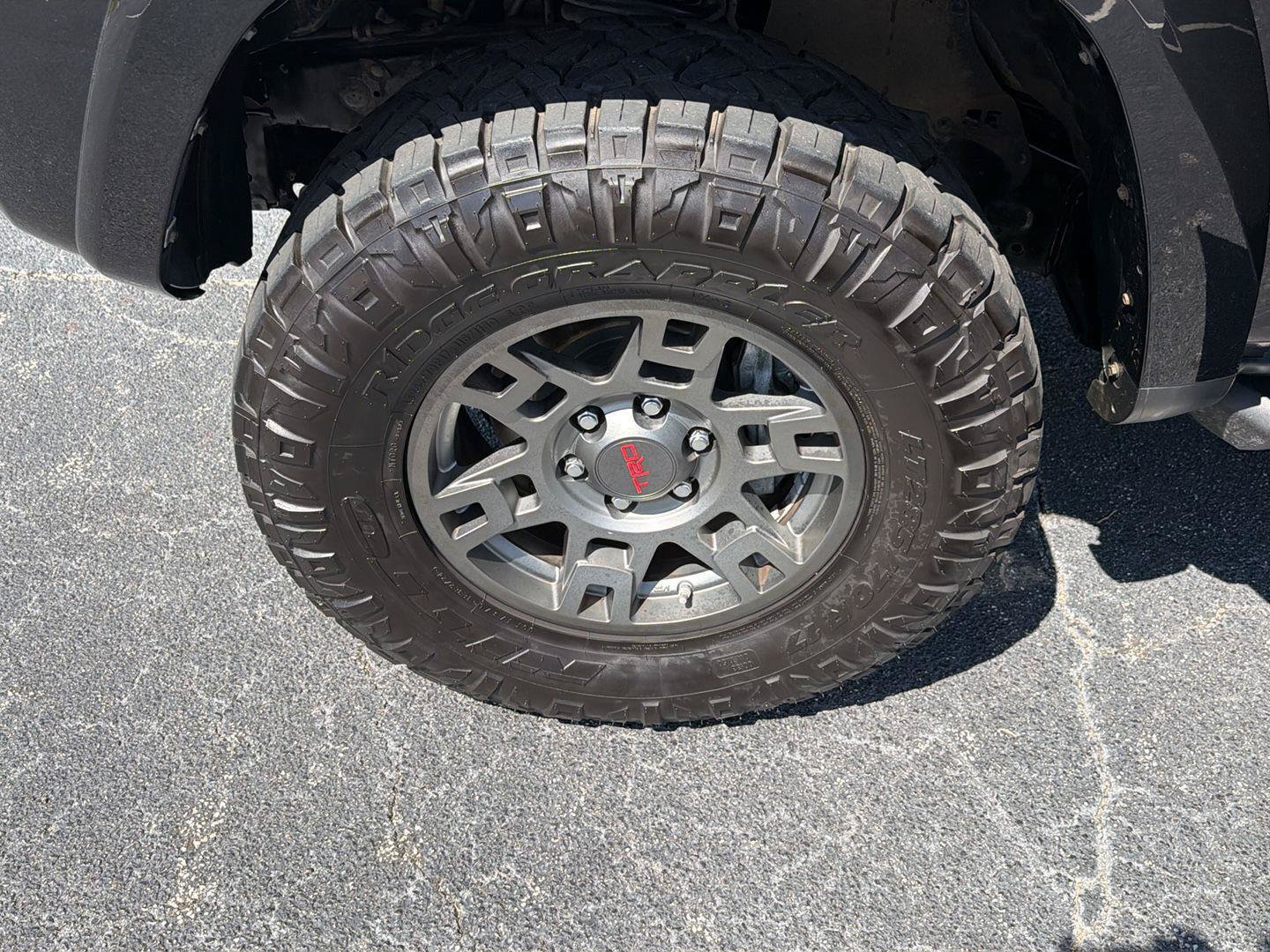 Used 2018 Toyota 4Runner TRD Off-Road Premium AWD/4WD image 40