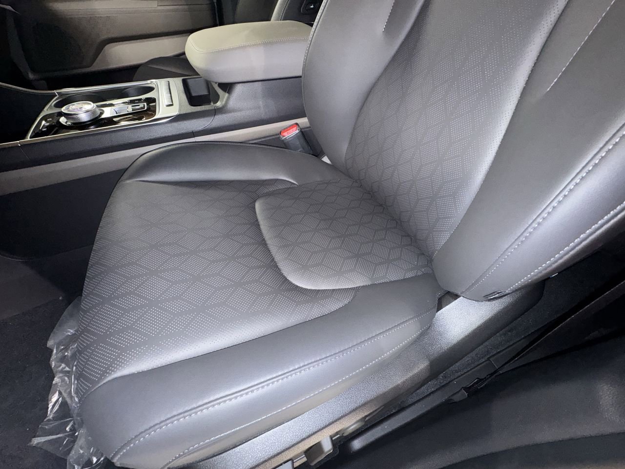 New 2026 Kia Carnival EX image 16