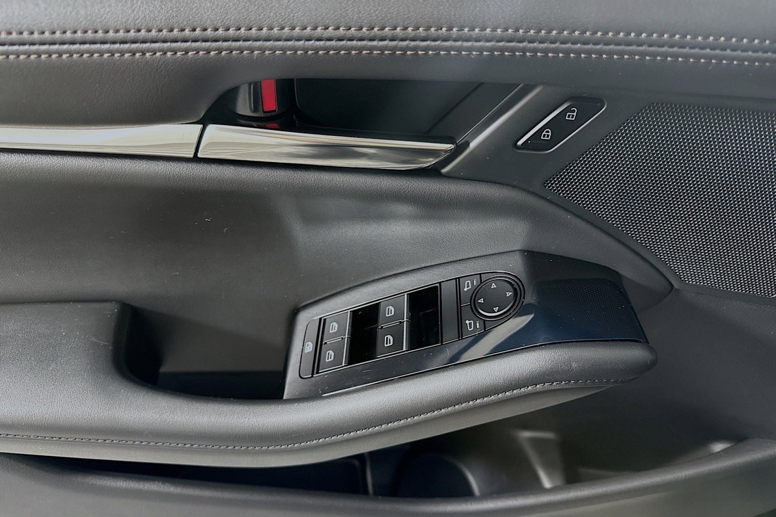 Used 2021 MAZDA MAZDA3 s image 21