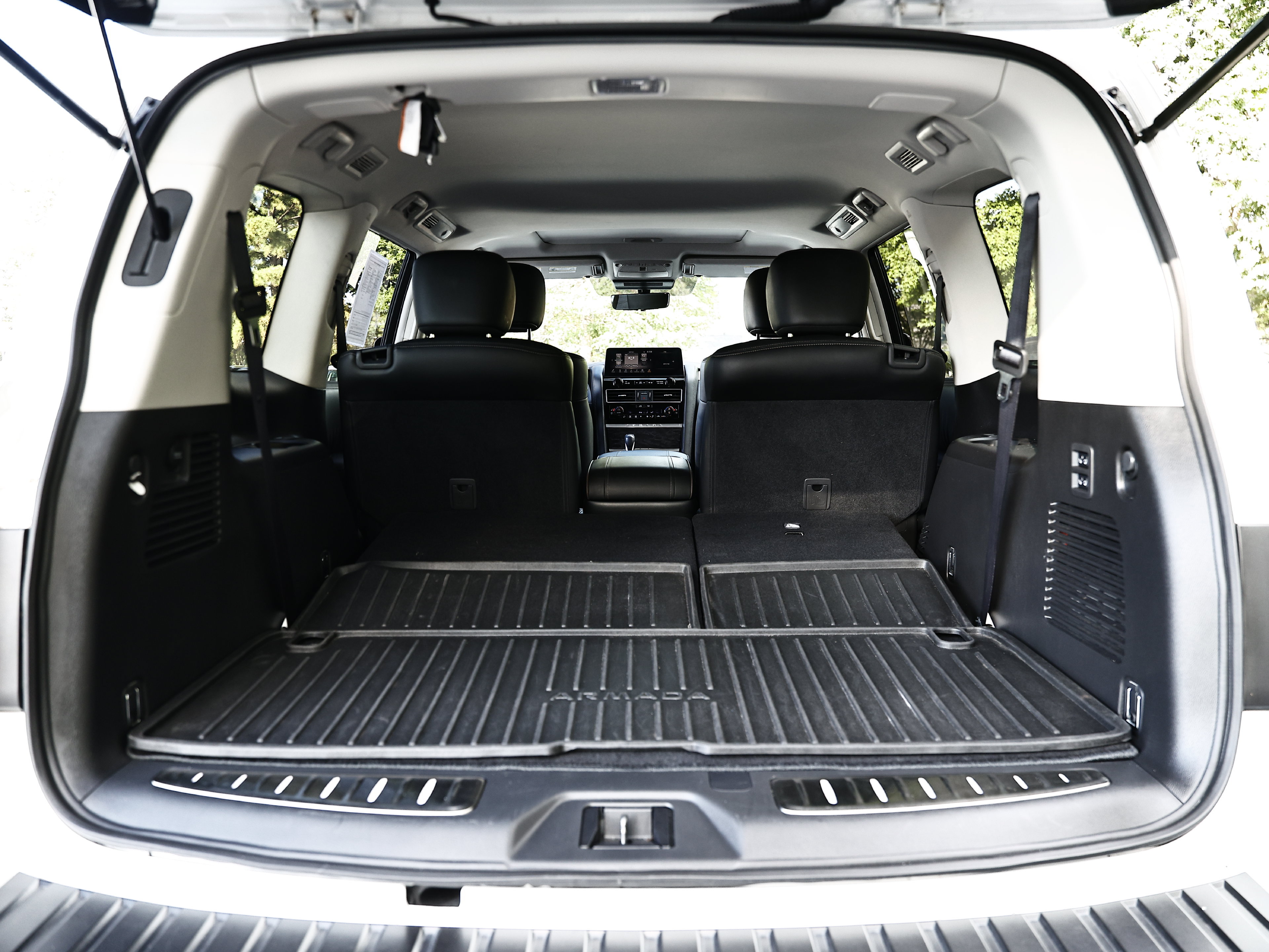 Used 2024 Nissan Armada Platinum w/ Captain's Chairs Package AWD/4WD image 31