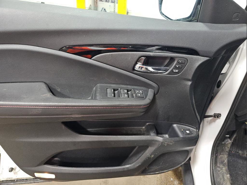 Used 2024 Honda Ridgeline Black Edition image 17