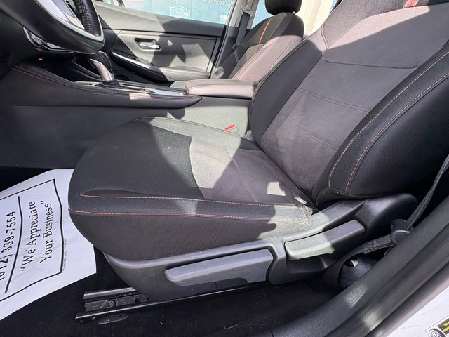Used 2022 Nissan Sentra SR w/ Lighting Package FWD image 12