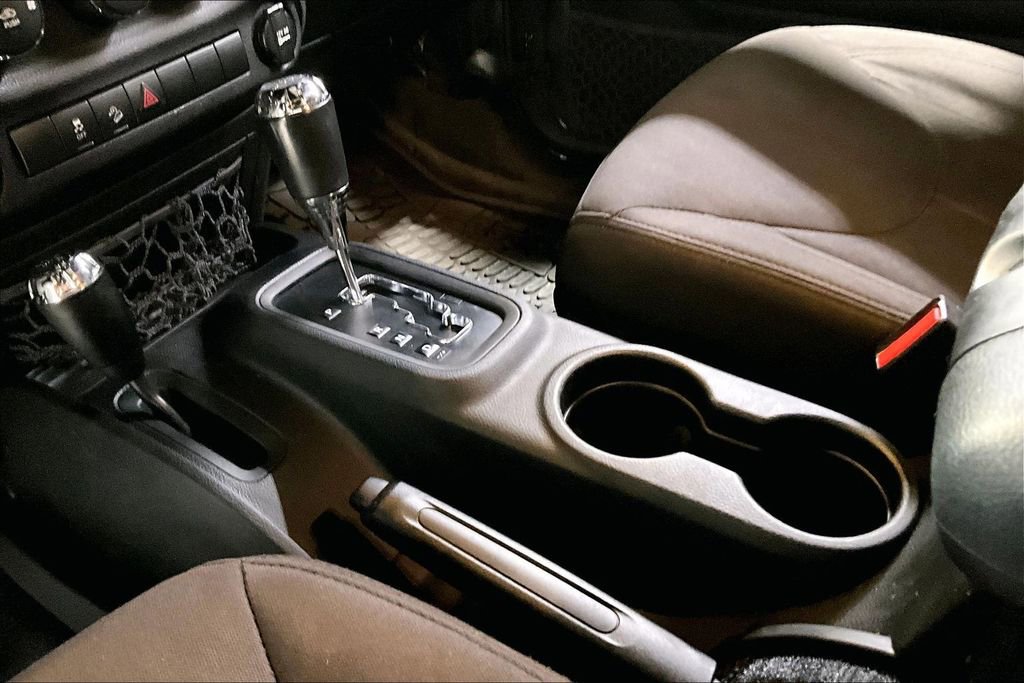 Used 2017 Jeep Wrangler Unlimited Willys image 17