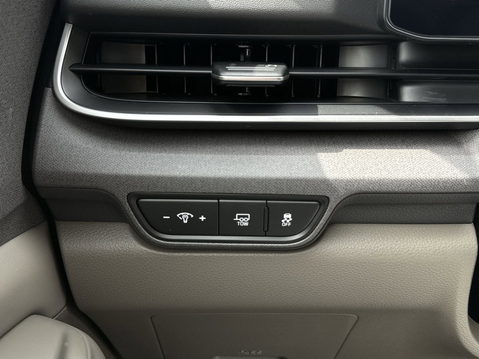 New 2026 Kia Carnival SX FWD image 31