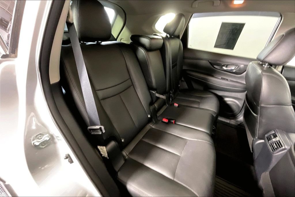 Used 2018 Nissan Rogue SL w/ Premium Package AWD/4WD image 36