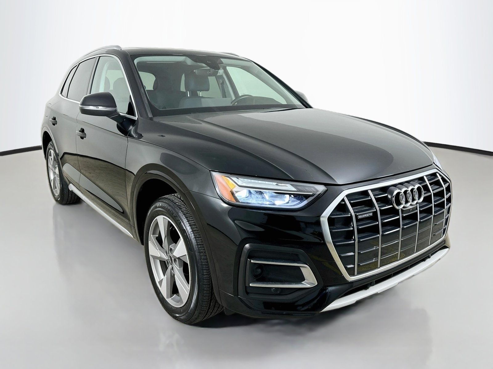 Used 2023 Audi Q5 Premium AWD/4WD image 3