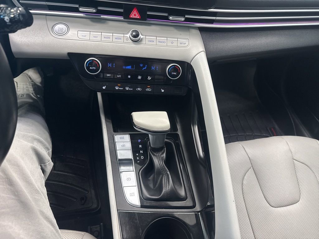 Used 2021 Hyundai Elantra Limited w/ Cargo Package image 6