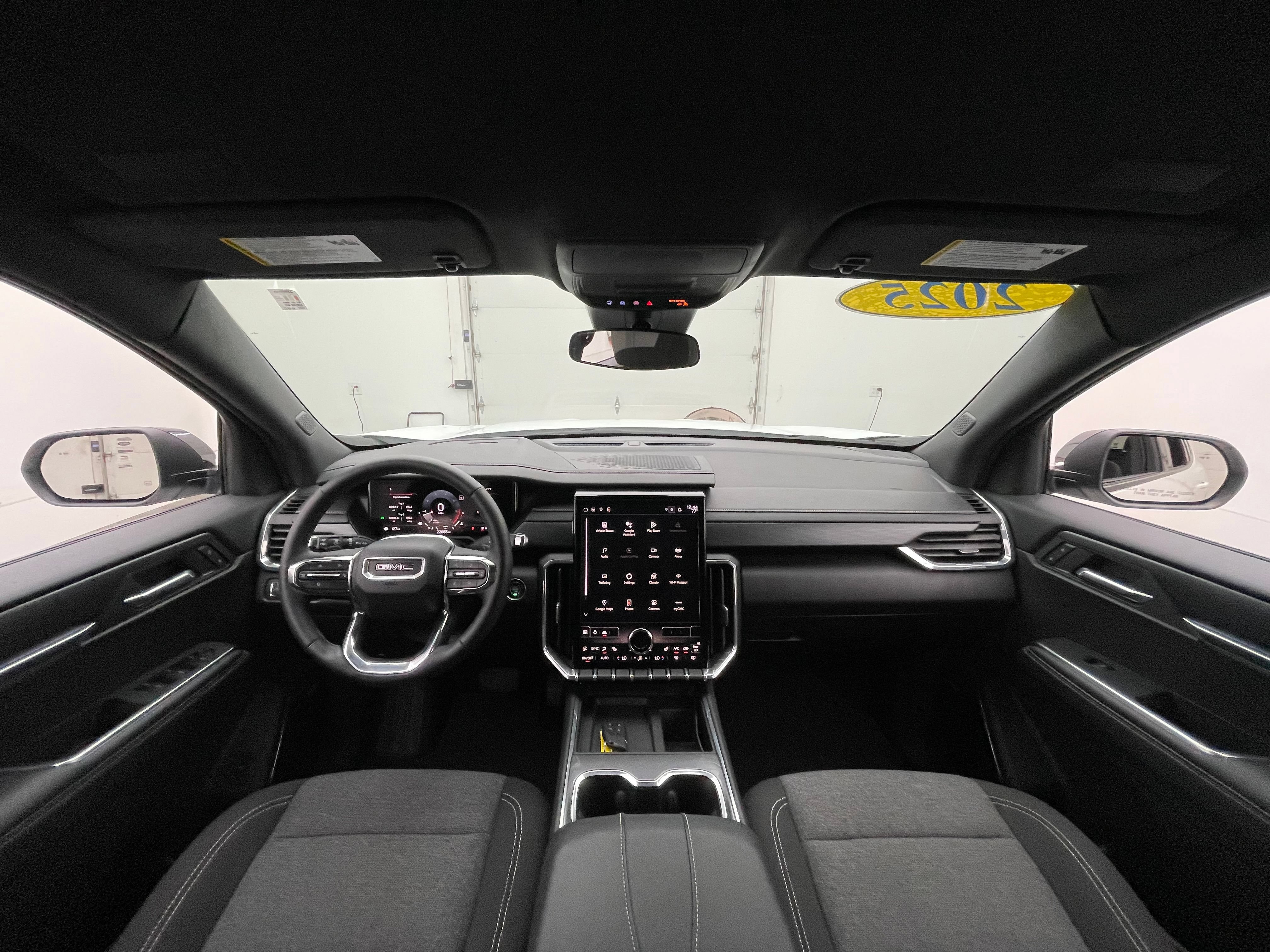 Used 2025 GMC Acadia Elevation FWD image 3