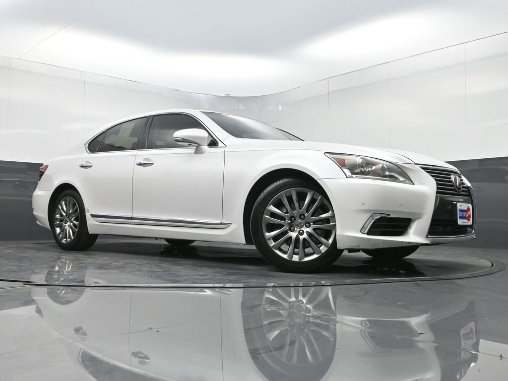 Used 2016 Lexus LS 460 w/ Comfort Package image 27