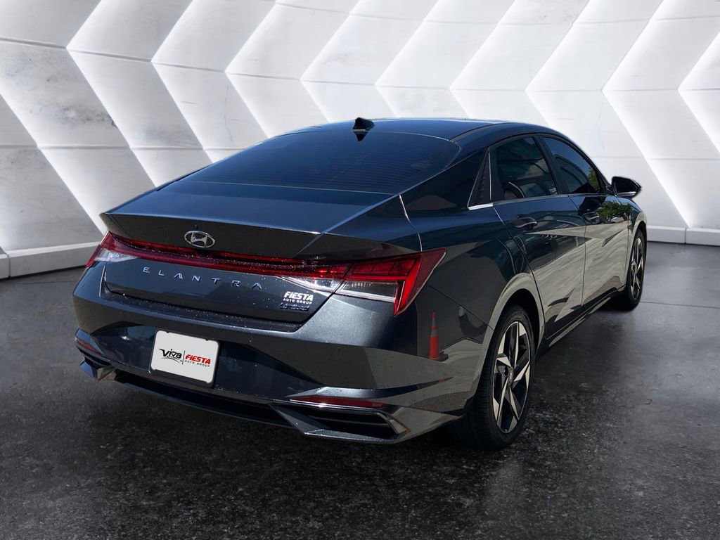Used 2023 Hyundai Elantra Limited FWD image 4