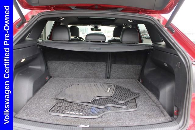 Used 2022 Volkswagen Atlas Cross Sport SEL R-Line image 11