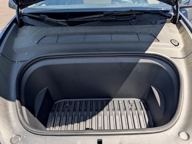 Used 2023 Tesla Model Y Long Range AWD/4WD image 11