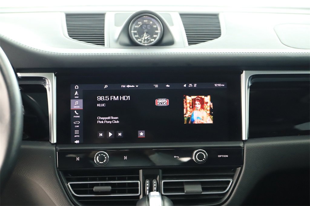 Used 2023 Porsche Macan Turbo image 19